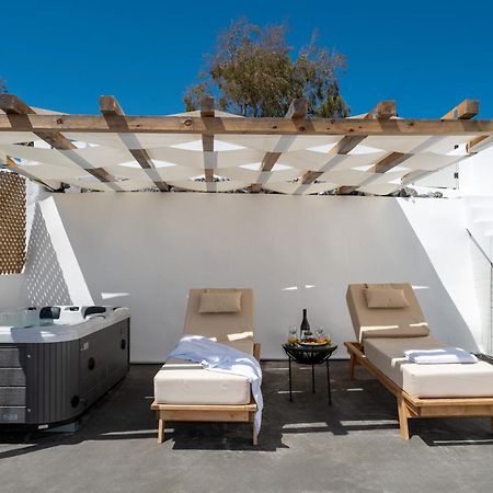 Angeleve Villa With Private Jacuzzi Фира Екстериор снимка