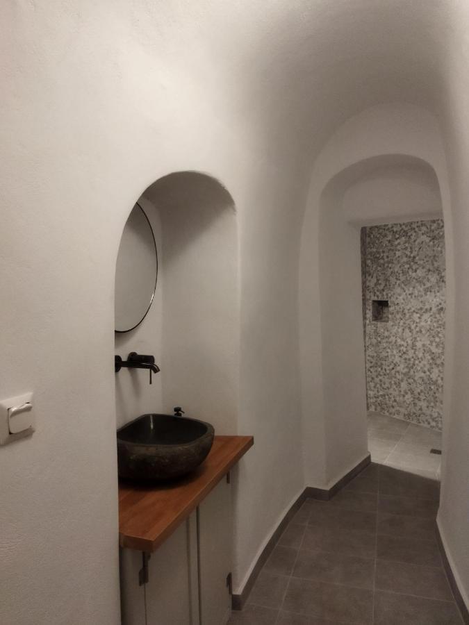 Angeleve Villa With Private Jacuzzi Фира Екстериор снимка