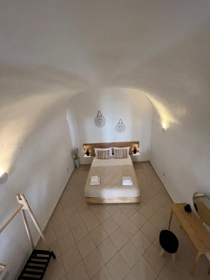 Angeleve Villa With Private Jacuzzi Фира Екстериор снимка