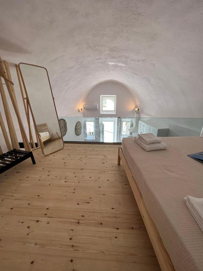 Angeleve Villa With Private Jacuzzi Фира Екстериор снимка