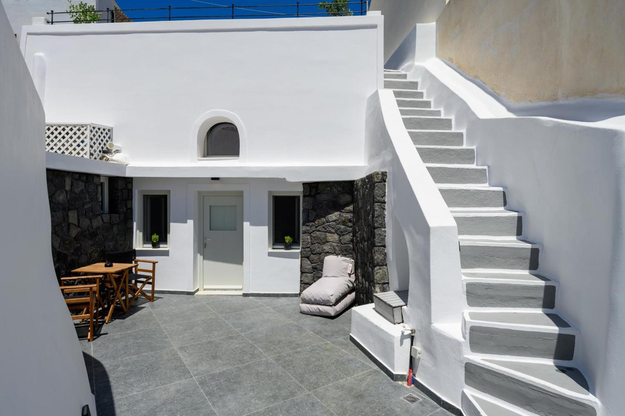 Angeleve Villa With Private Jacuzzi Фира Екстериор снимка