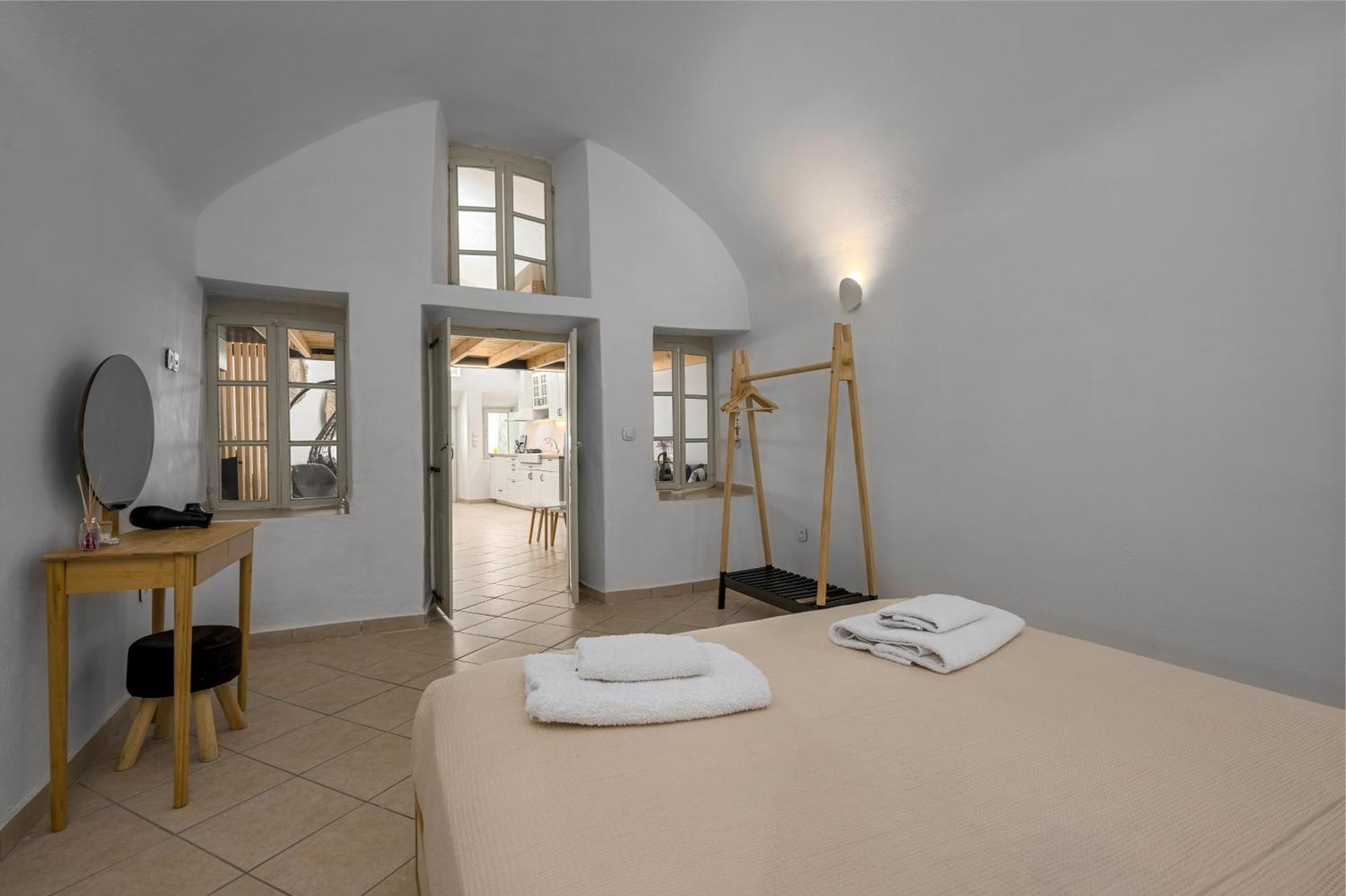 Angeleve Villa With Private Jacuzzi Фира Екстериор снимка