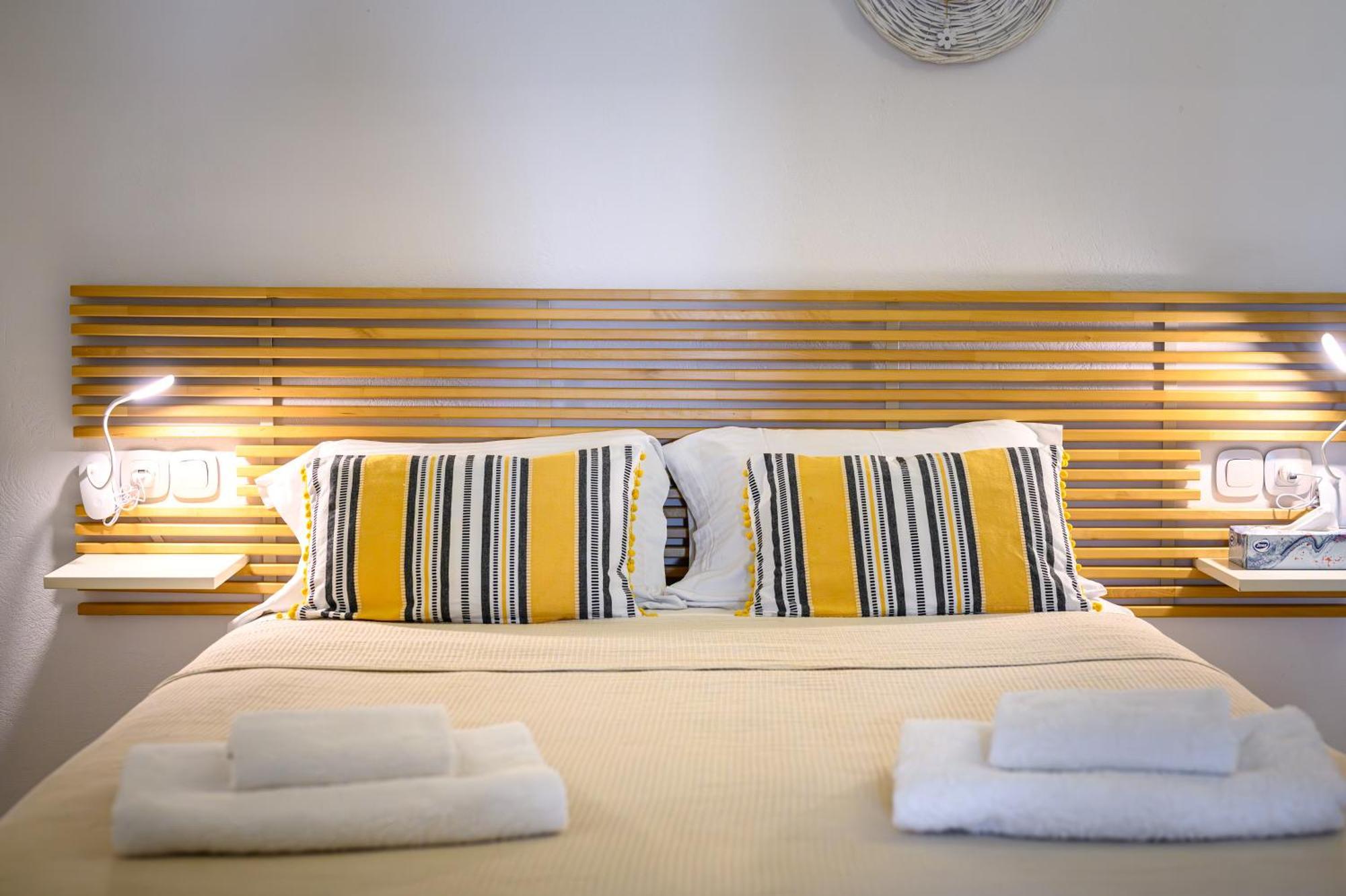 Angeleve Villa With Private Jacuzzi Фира Екстериор снимка