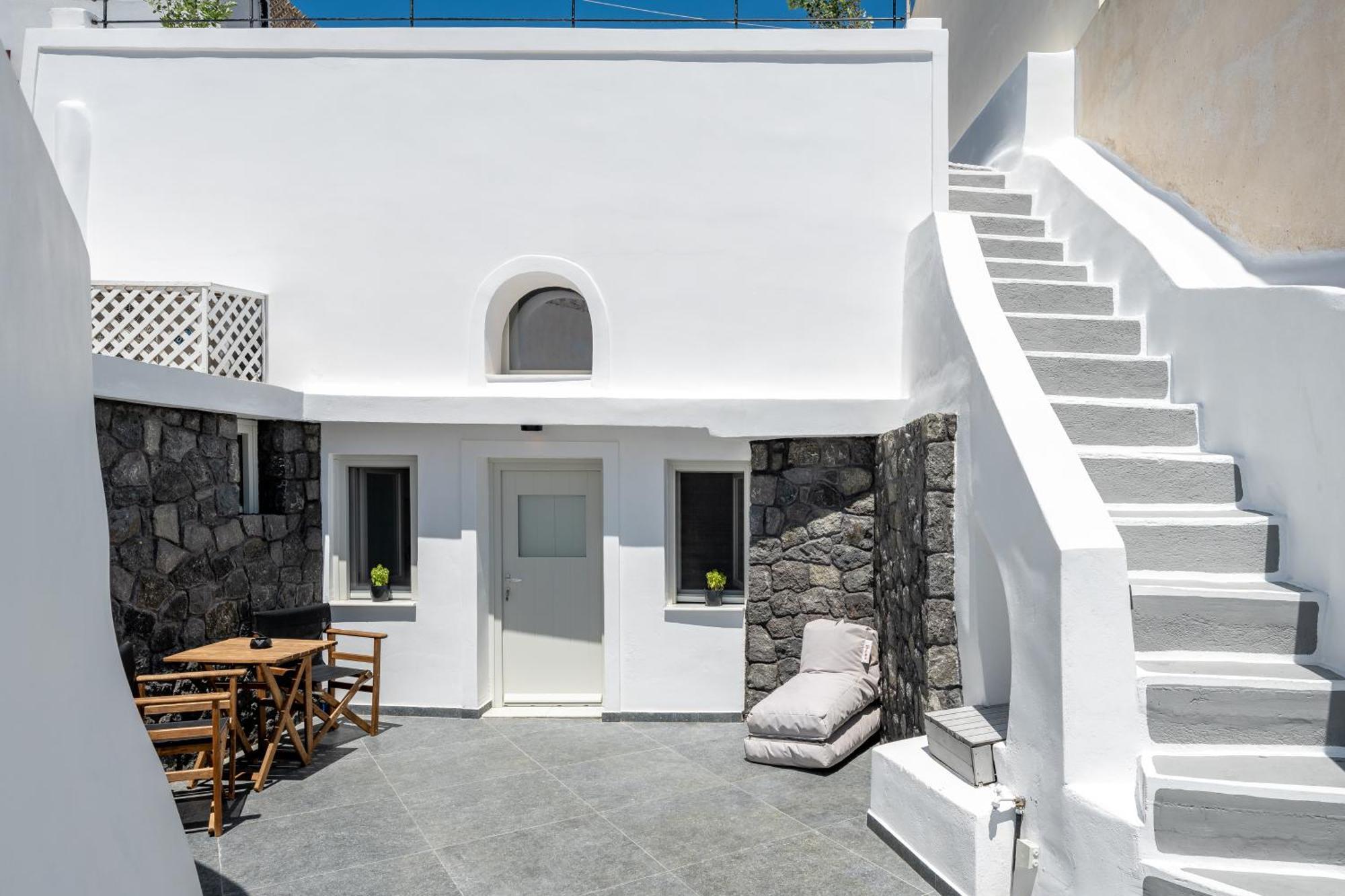 Angeleve Villa With Private Jacuzzi Фира Екстериор снимка