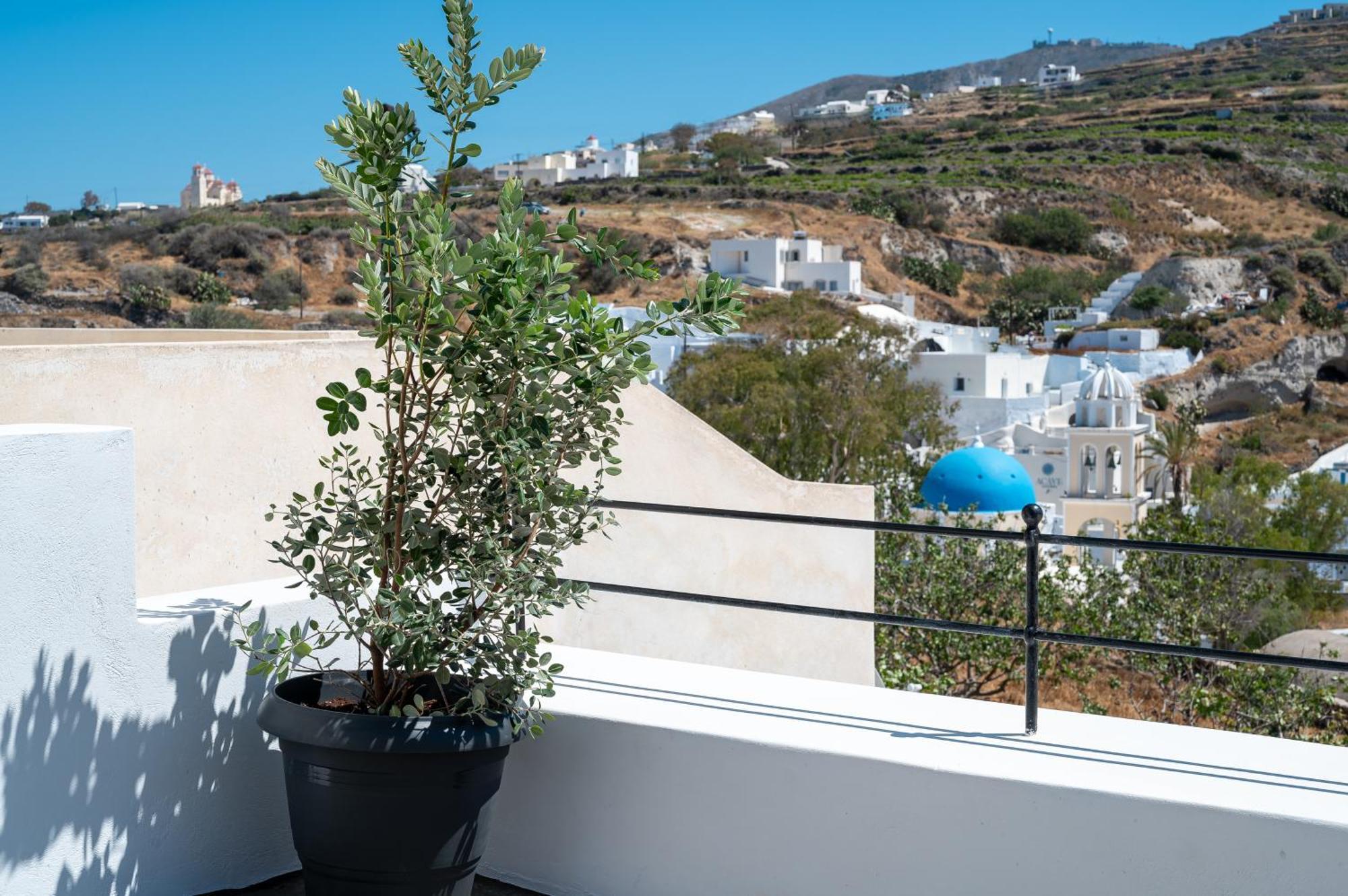 Angeleve Villa With Private Jacuzzi Фира Екстериор снимка